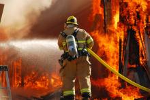 Столичный бизнес колледж будет учить на пожарных и спасателей